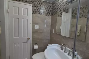 118-66 Metropolitan, Kew Gardens, NY 11415 - Photo 11