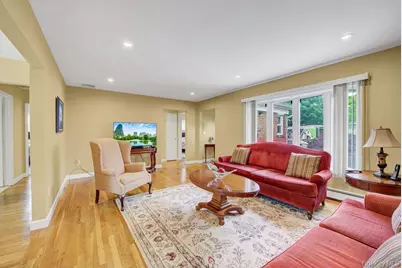 1662 Sherbourne Road, Valley Stream, NY 11580 - Photo 9