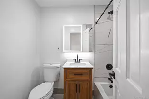 142-25 250th St, Rosedale, NY 11422 - Photo 23