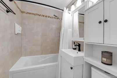 125-10 Queens Boulevard #2106, Kew Gardens, NY 11415 - Photo 11