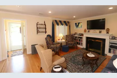 1054 Tulip Avenue, Franklin Square, NY 11010 - Photo 7