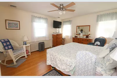 1054 Tulip Avenue, Franklin Square, NY 11010 - Photo 11