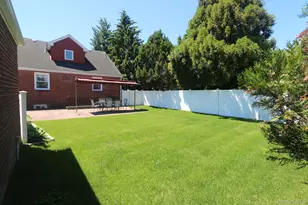 1054 Tulip Ave, Franklin Square, NY 11010 - Photo 15