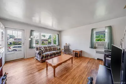 124 Washington Avenue, Valley Stream, NY 11580 - Photo 7