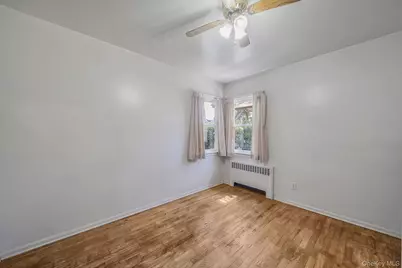 124 Washington Avenue, Valley Stream, NY 11580 - Photo 15