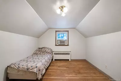 124 Washington Avenue, Valley Stream, NY 11580 - Photo 19