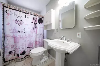 124 Washington Avenue, Valley Stream, NY 11580 - Photo 17