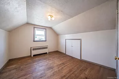 124 Washington Avenue, Valley Stream, NY 11580 - Photo 21
