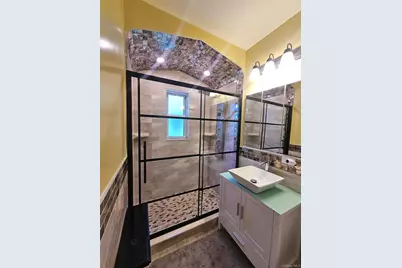 455 E 43rd Street, Brooklyn, NY 11203 - Photo 19