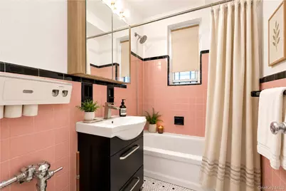 28-02 Parsons Boulevard #4E, Flushing, NY 11354 - Photo 17