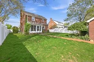 168 Latham Rd, Mineola, NY 11501 - Photo 13