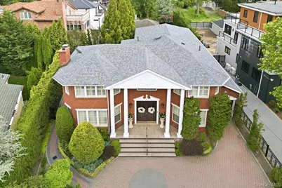 4 Point Crescent, Whitestone, NY 11357 - Photo 33