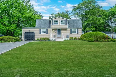 43 College Drive, Stony Brook, NY 11790 - Photo 1