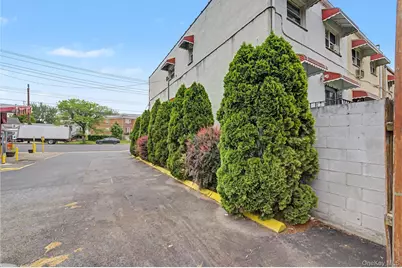 1010 E 233rd Street, Bronx, NY 10466 - Photo 25