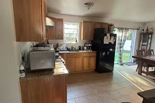 938 Scherger Ave, Patchogue, NY 11772 - Photo 13