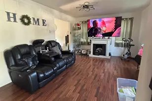 938 Scherger Ave, Patchogue, NY 11772 - Photo 3