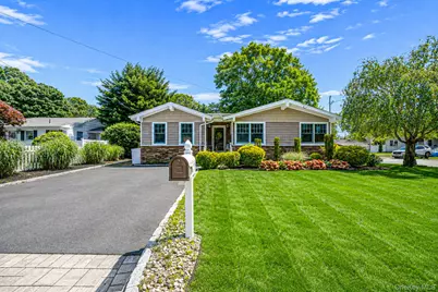 2 Pueblo Court, Sayville, NY 11782 - Photo 5