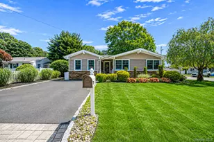 2 Pueblo Ct, Sayville, NY 11782 - Photo 5