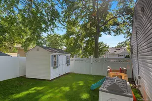 470 Ontario St, Ronkonkoma, NY 11779 - Photo 25