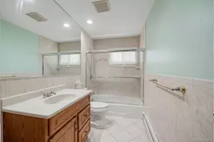 470 Ontario St, Ronkonkoma, NY 11779 - Photo 17
