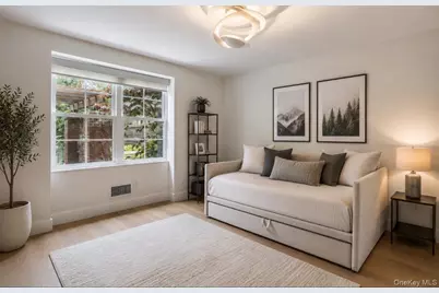 23 Estates Terrace N, Manhasset, NY 11030 - Photo 9