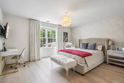 23 Estates Terrace N, Manhasset, NY 11030 - Photo 19