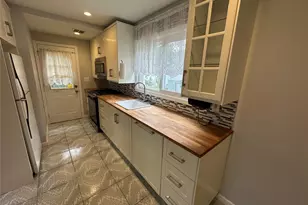 5 Ashwood Rd, Port Washington, NY 11050 - Photo 7