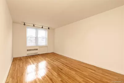 31-85 Crescent Street #2nd, Astoria, NY 11106 - Photo 3