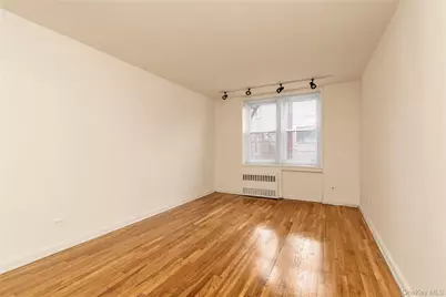 31-85 Crescent Street #2nd, Astoria, NY 11106 - Photo 5