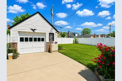 43 McAlester Avenue, Hicksville, NY 11801 - Photo 3