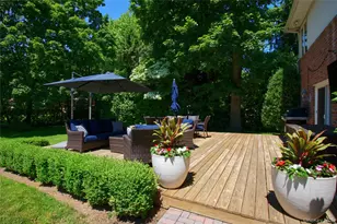 16 Cherrywood Ln, Flower Hill, NY 11050 - Photo 29