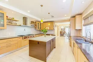 26 Spring Ln, Great Neck, NY 11024 - Photo 7