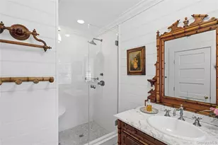 42 Hillcrest Ave, Roslyn, NY 11576 - Photo 23