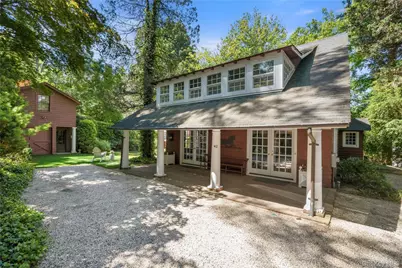 42 Hillcrest Avenue, Roslyn, NY 11576 - Photo 1