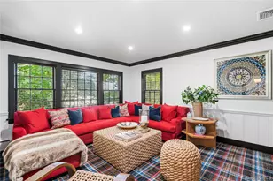 42 Hillcrest Ave, Roslyn, NY 11576 - Photo 9