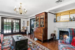 42 Hillcrest Ave, Roslyn, NY 11576 - Photo 3