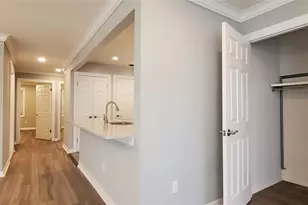 81 Secatogue Ave, Farmingdale, NY 11735 - Photo 5