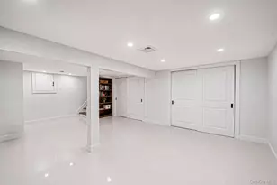 11 Gallatin Dr, Dix Hills, NY 11746 - Photo 27