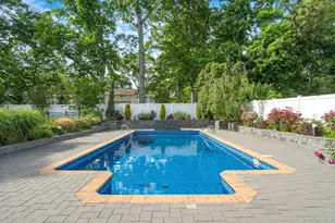 11 Gallatin Dr, Dix Hills, NY 11746 - Photo 33