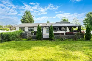 11 Gallatin Dr, Dix Hills, NY 11746 - Photo 37