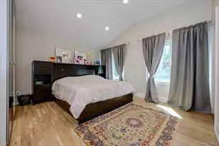 4 Poplar Ct, Great Neck, NY 11024 - Photo 19