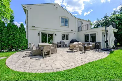 4 Poplar Court, Great Neck, NY 11024 - Photo 31