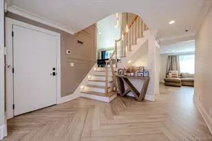4 Poplar Ct, Great Neck, NY 11024 - Photo 3
