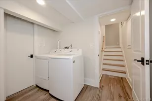 4 Poplar Ct, Great Neck, NY 11024 - Photo 27