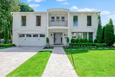 4 Poplar Court, Great Neck, NY 11024 - Photo 1
