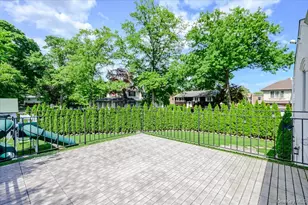 4 Poplar Ct, Great Neck, NY 11024 - Photo 21