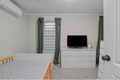 113 Hart Avenue, Yonkers, NY 10704 - Photo 17
