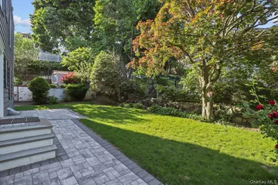 113 Hart Avenue, Yonkers, NY 10704 - Photo 21