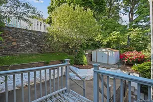 113 Hart Ave, Yonkers, NY 10704 - Photo 23