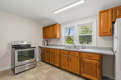 21 Hillside Avenue, Woodbourne, NY 12788 - Photo 15